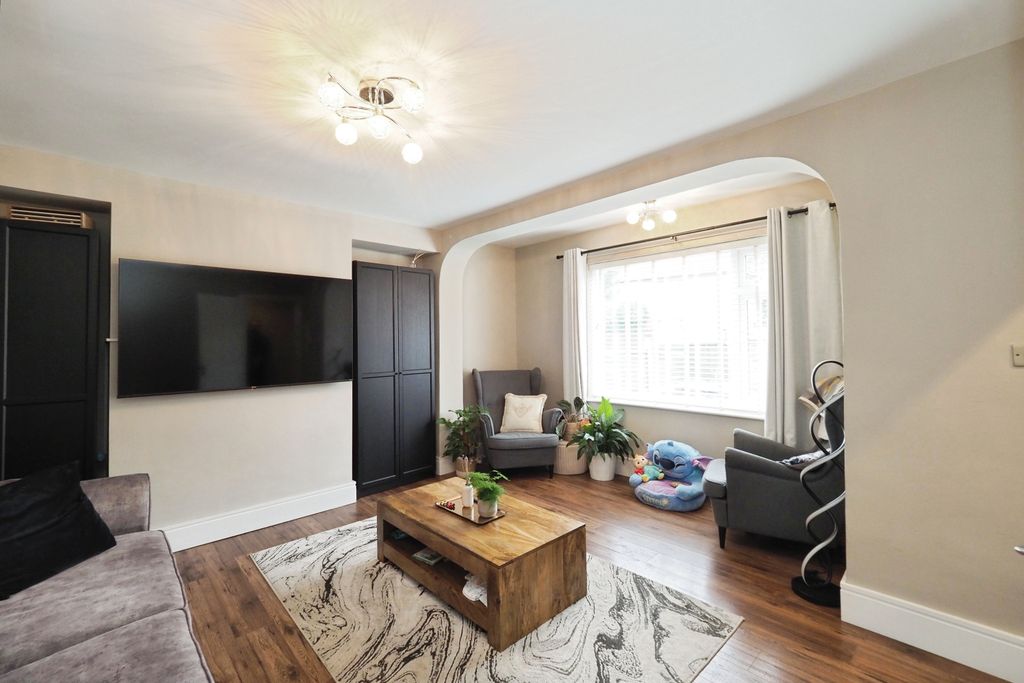 Property photo 3 of 19 Img_2324