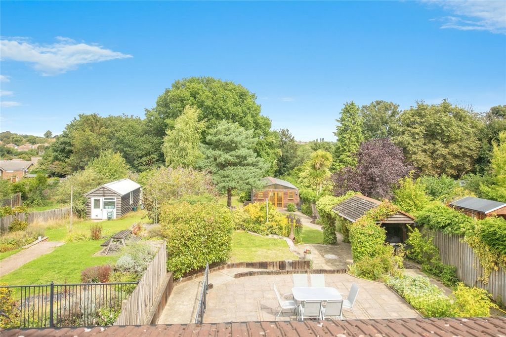 Property photo 2 of 37 Picture No. 28