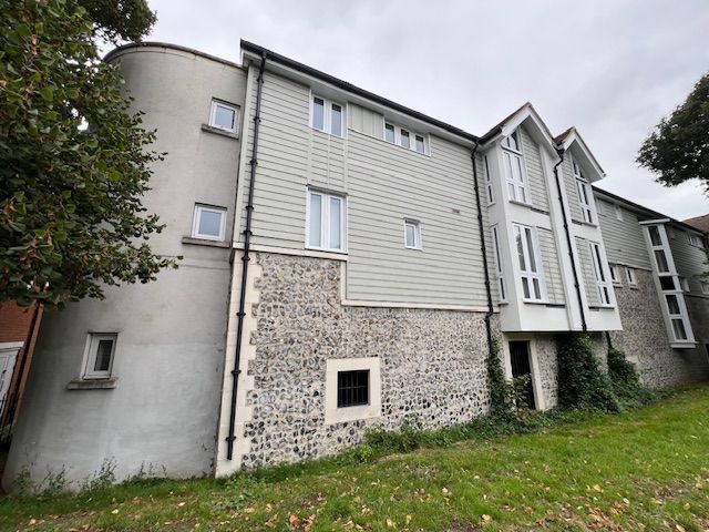 Property photo 1 of 7 Exterior