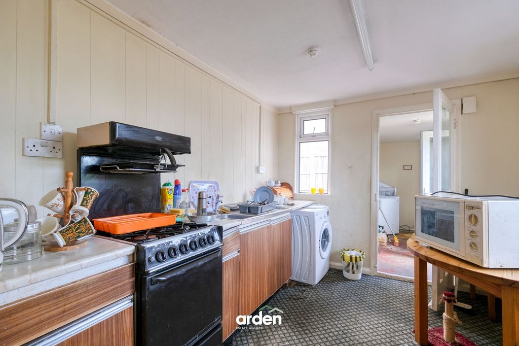 Property photo 3 of 13