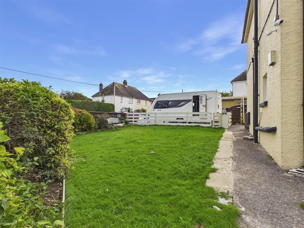 Property photo 2 of 26 Garden + Parking