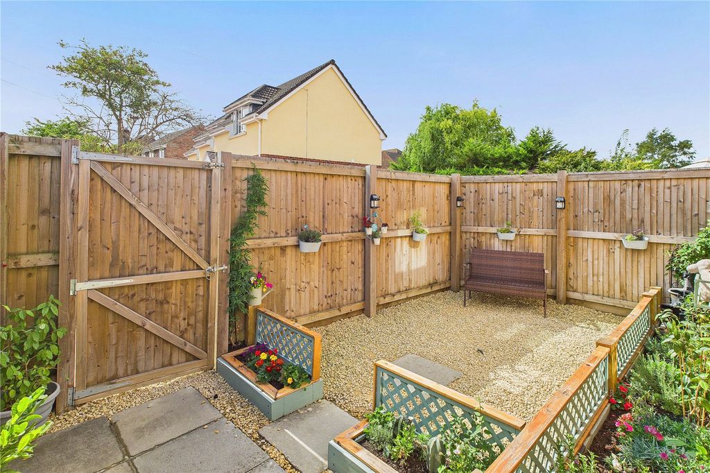 Property photo 2 of 16 Picture No. 21