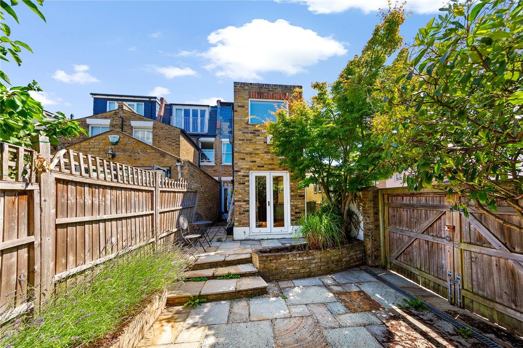 Property photo 3 of 15 Picture No. 21