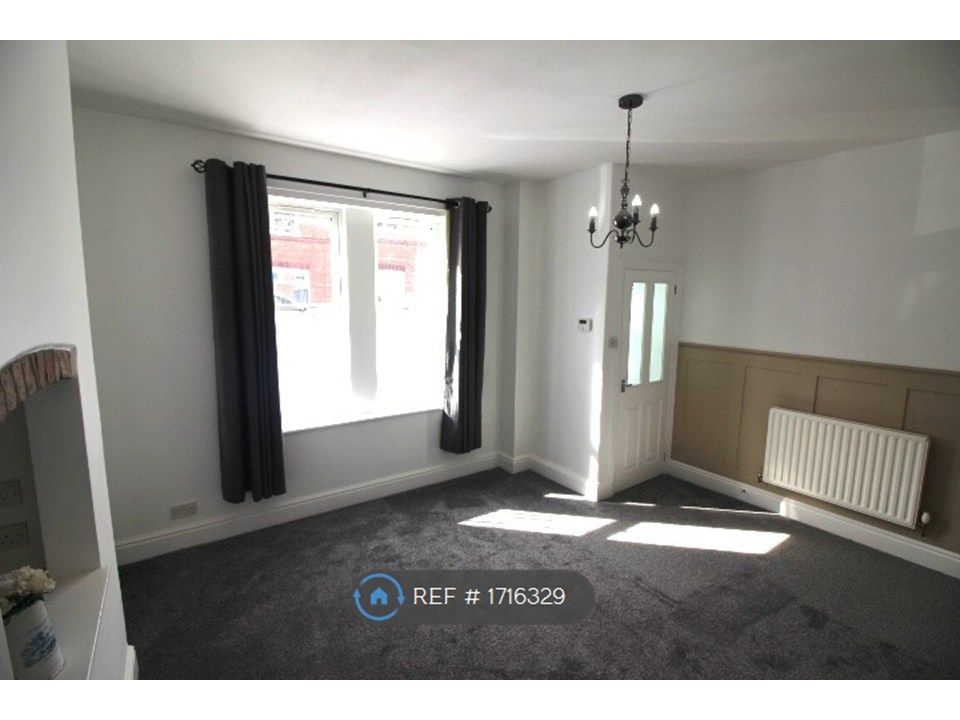 Property photo 2 of 13 Lounge