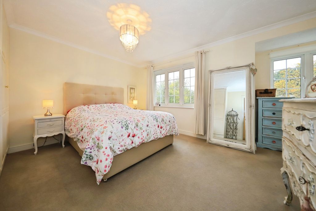 Property photo 3 of 17 Photo