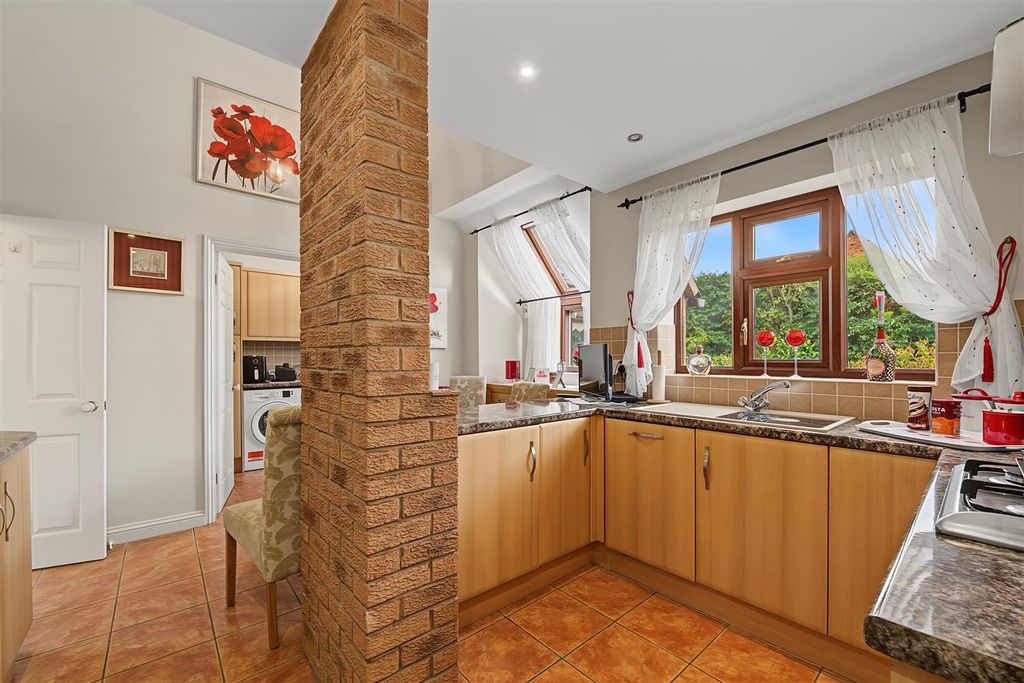 Property photo 3 of 31