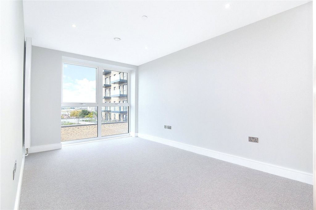 Property photo 3 of 10 Bedroom