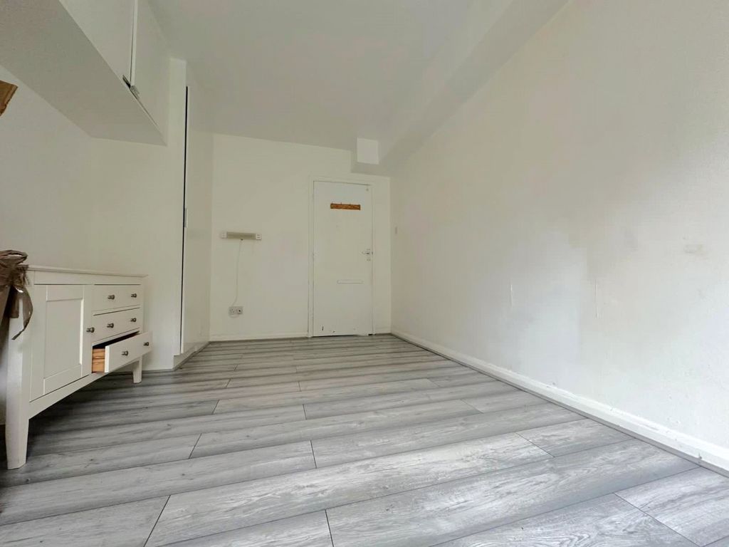 Property photo 2 of 7 Picture No. 01