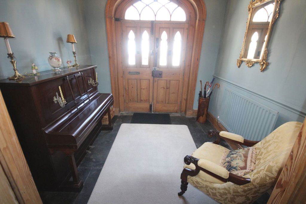 Property photo 2 of 24