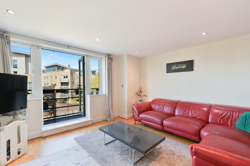 Property photo 3 of 11