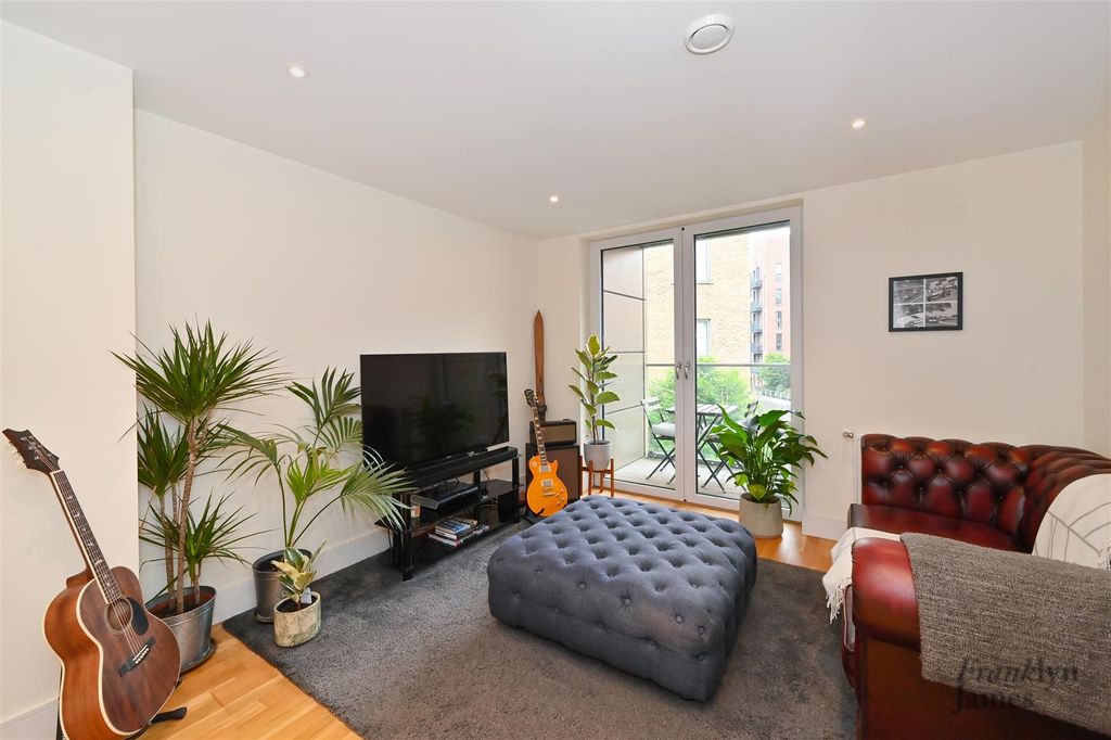 Property photo 1 of 15 18-Birkdale-House (9).Jpg