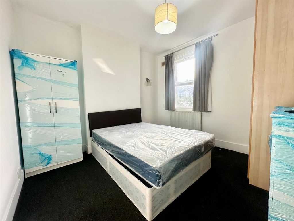 Property photo 1 of 5 Room 1.Jpeg