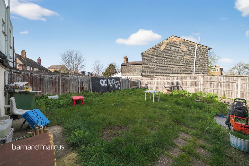 Property photo 3 of 27