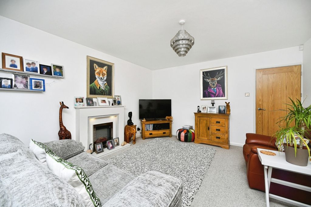 Property photo 3 of 26 Pbox-Img.Jpg