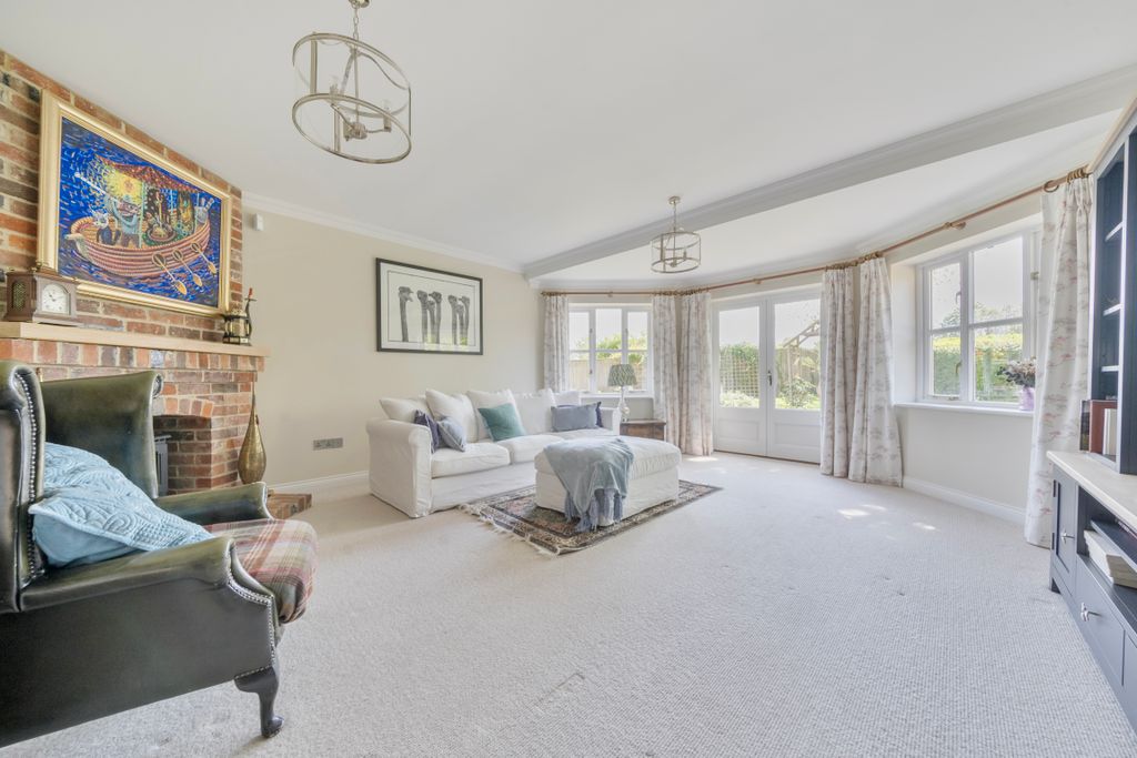 Property photo 3 of 18