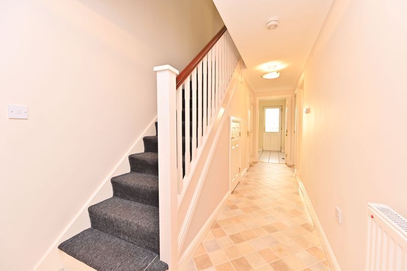 Property photo 3 of 26 Entrance Hall