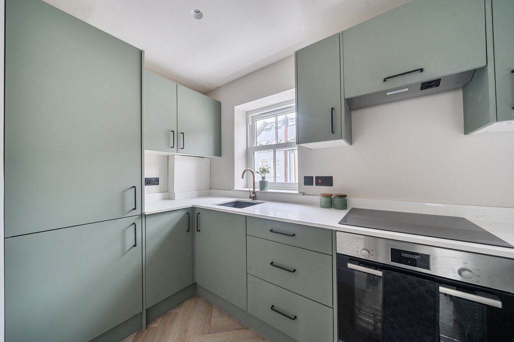 Property photo 3 of 11 1424012-14-69Ab06...