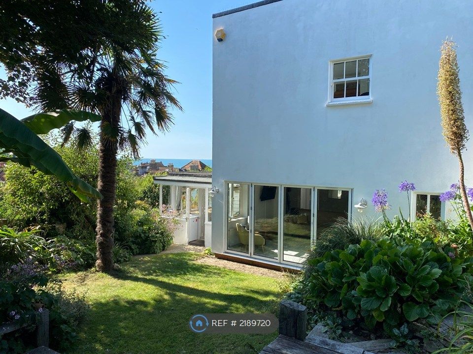 Property photo 2 of 35