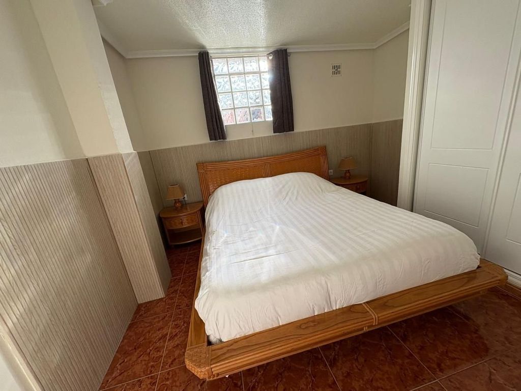 Property photo 2 of 30