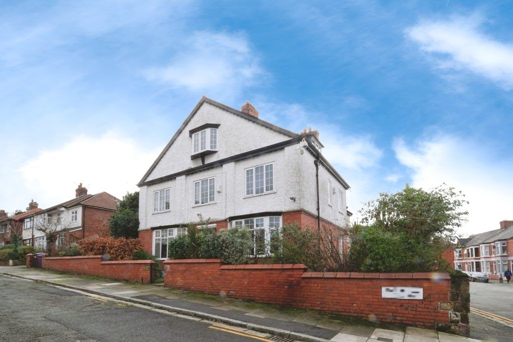 Property photo 3 of 35