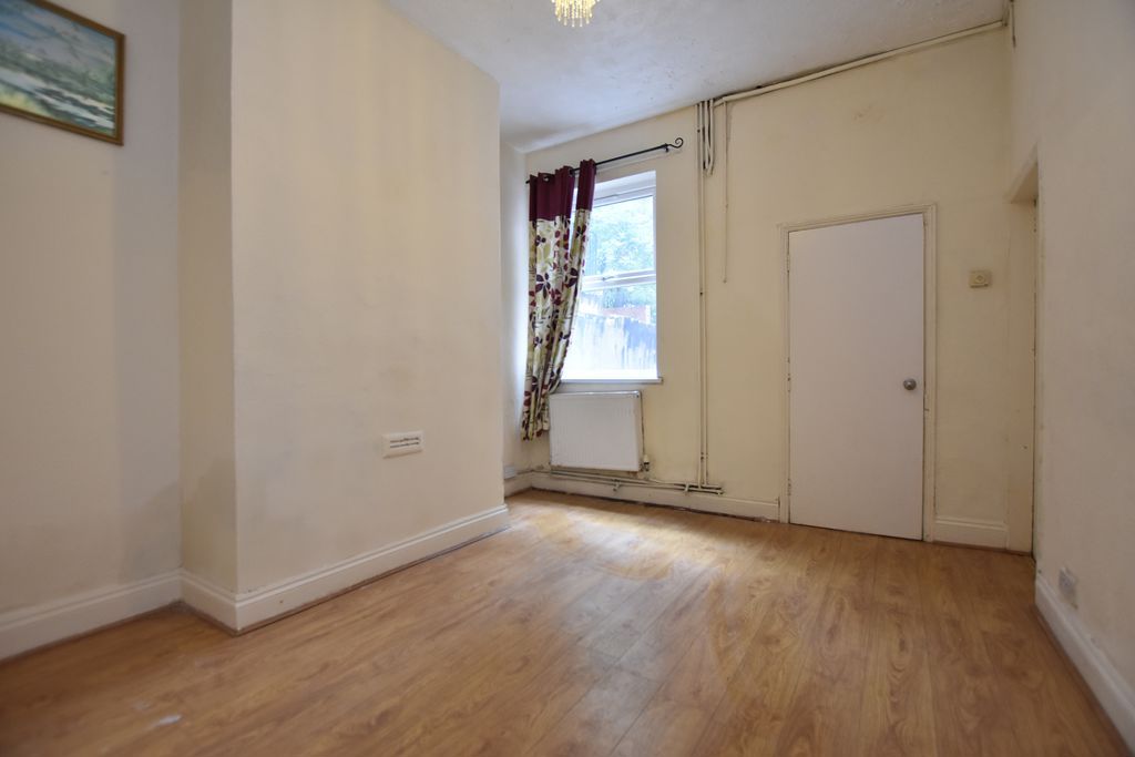 Property photo 3 of 11 Photo 3
