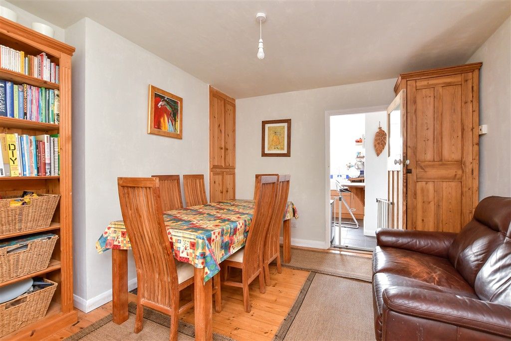 Property photo 1 of 11 Lounge