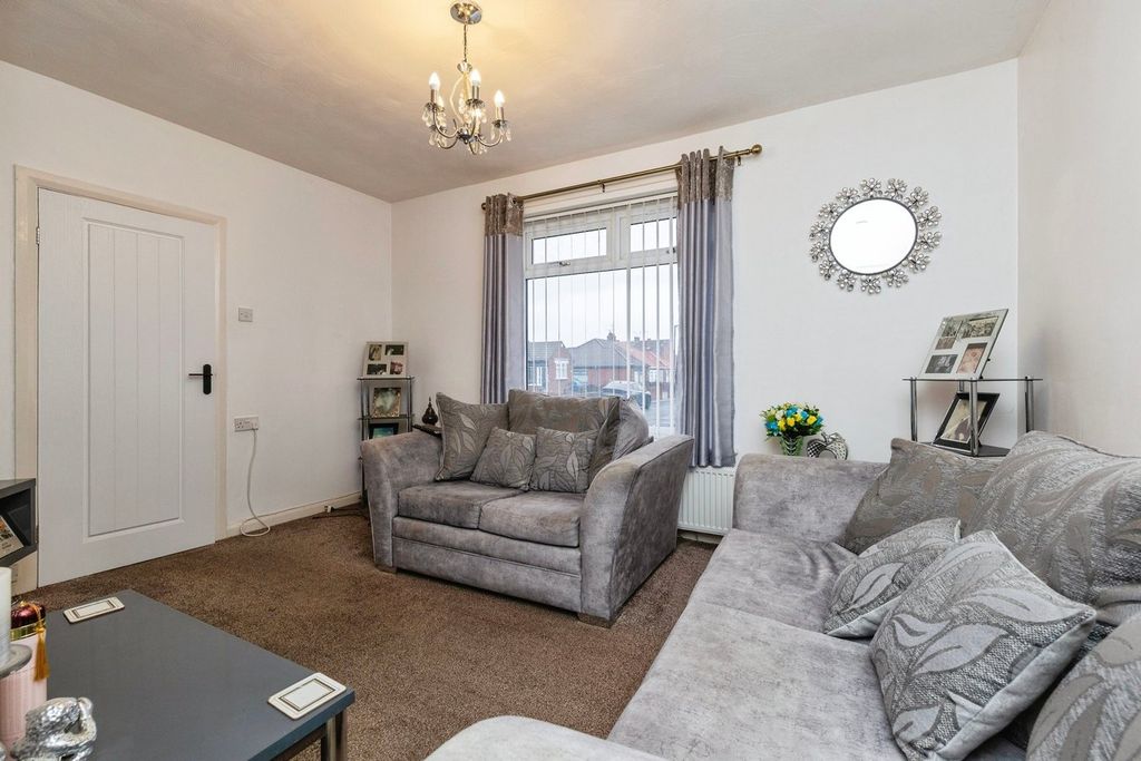 Property photo 2 of 20