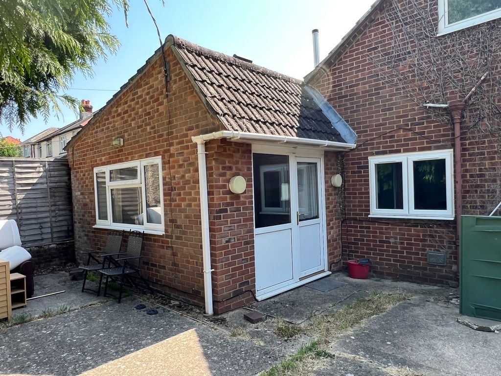 Property photo 2 of 8