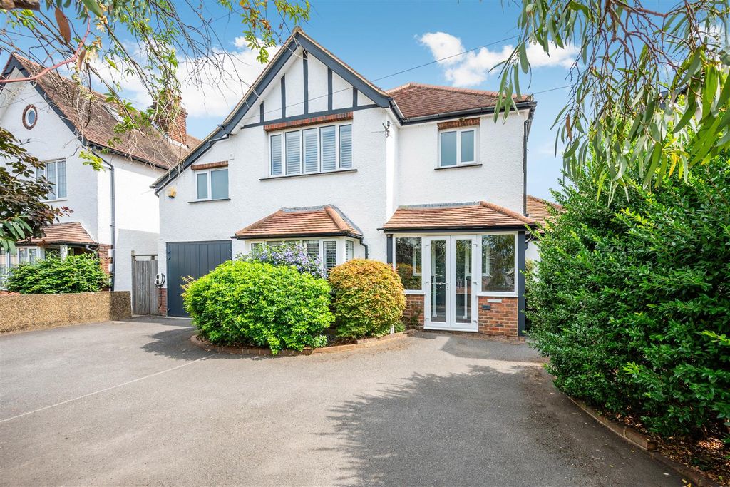 Property photo 1 of 34 Temple Road, -53.Jpg