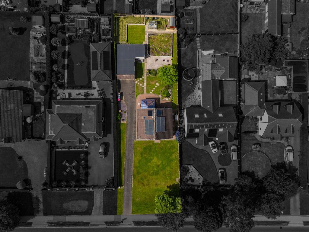 Property photo 2 of 40