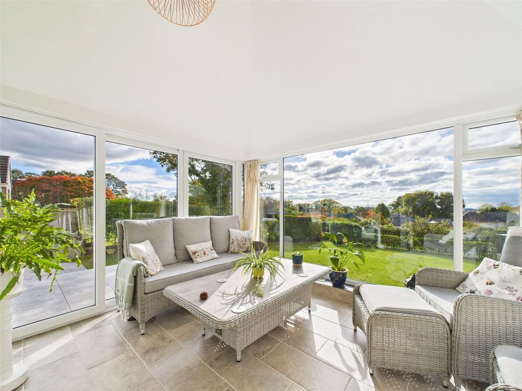 Property photo 2 of 16 Picture No. 30