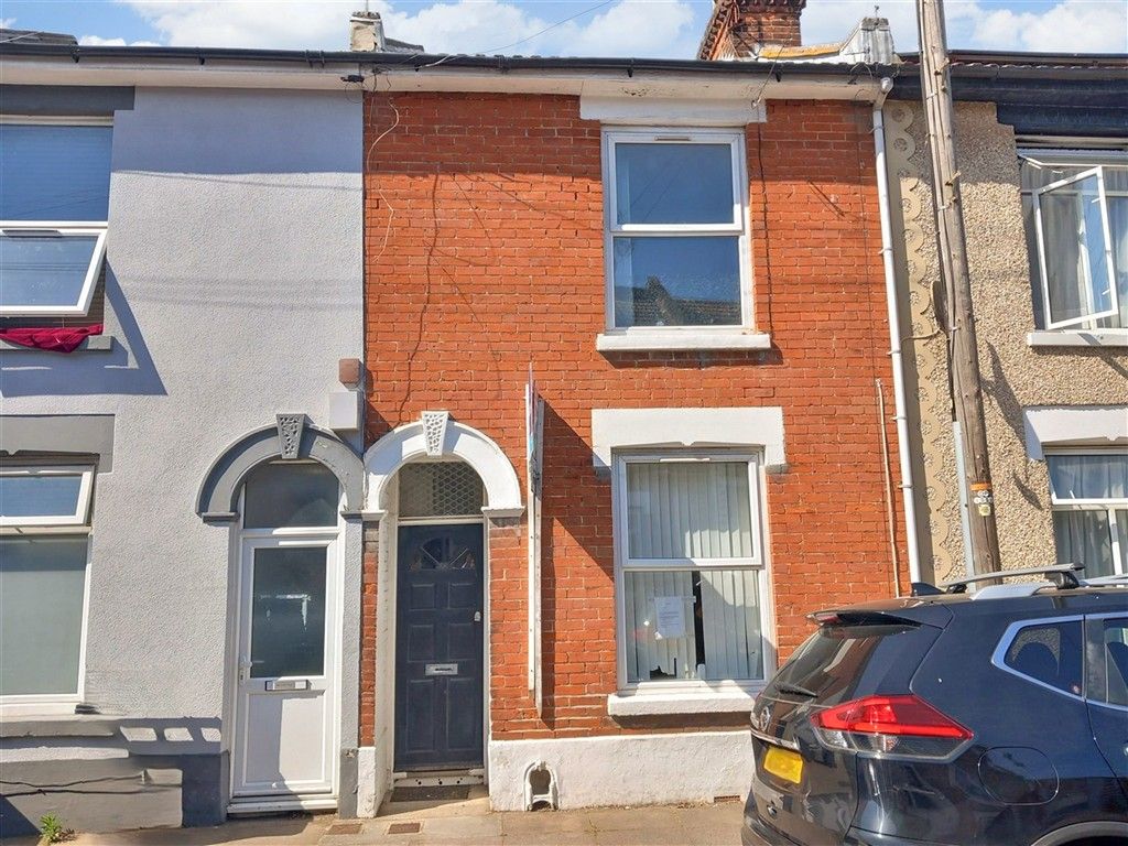 Property photo 1 of 7 Front