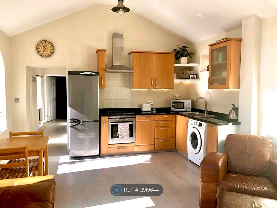 Property photo 2 of 10