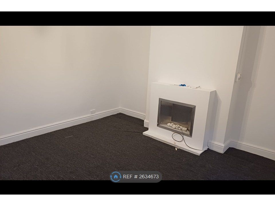 Property photo 2 of 18 Living Room