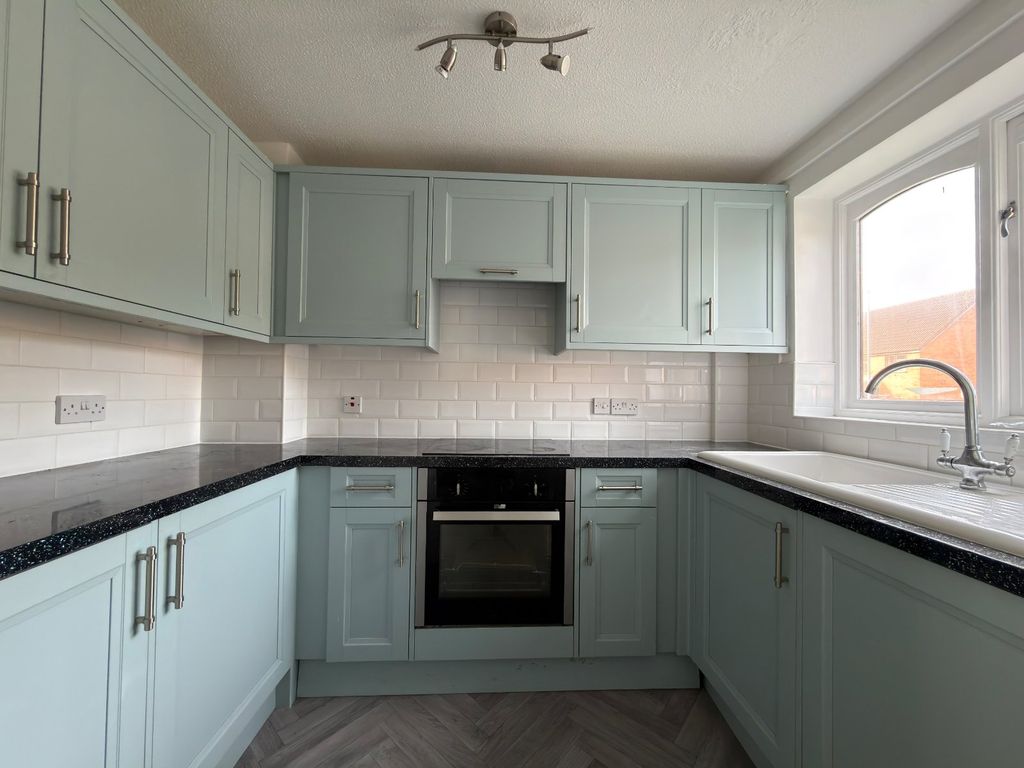 Property photo 2 of 22 Kitchen