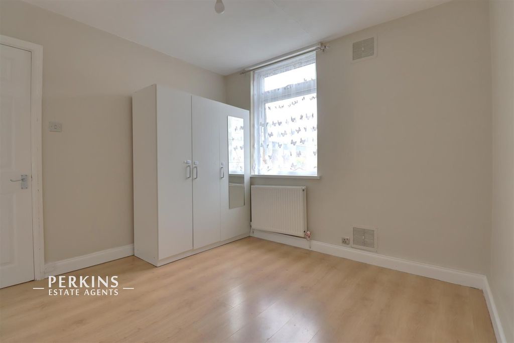 Property photo 3 of 4 Bed.Jpg