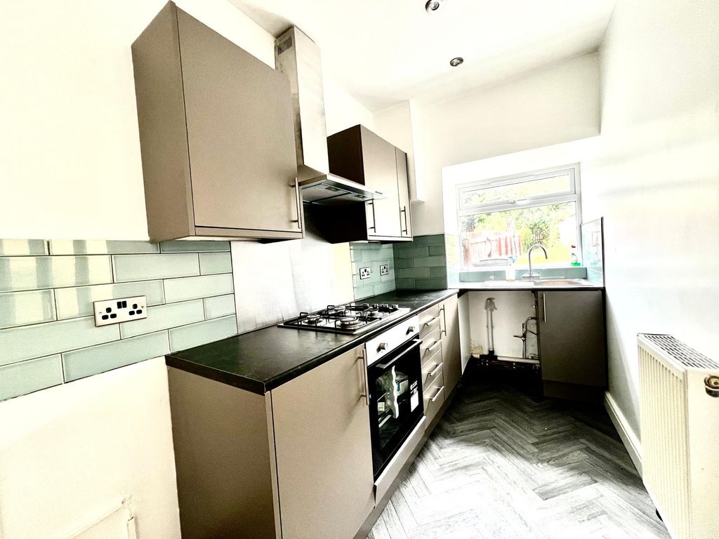 Property photo 1 of 18 Beautifully Presented 2-Bedroom End-Terrace Home