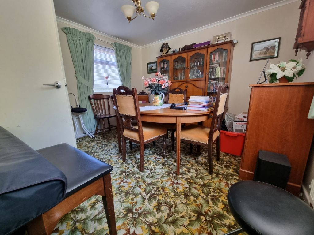 Property photo 3 of 10 Photo 6