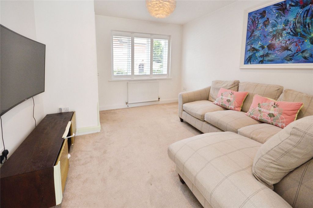 Property photo 2 of 17 Picture No. 13