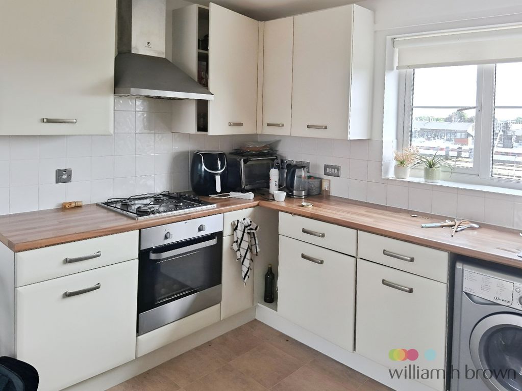 Property photo 2 of 7 Kitchen