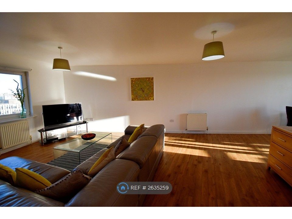 Property photo 2 of 35 Living Room