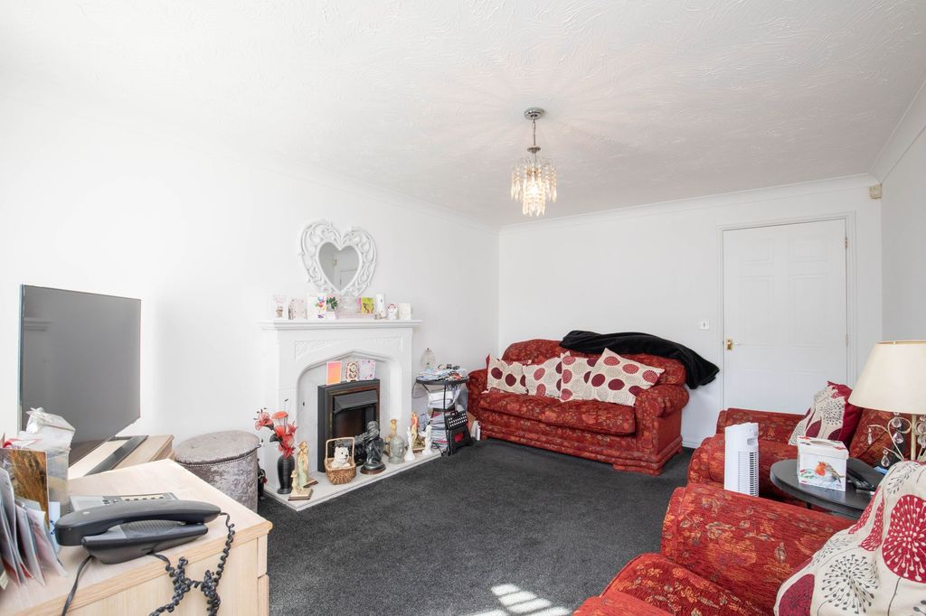 Property photo 2 of 23