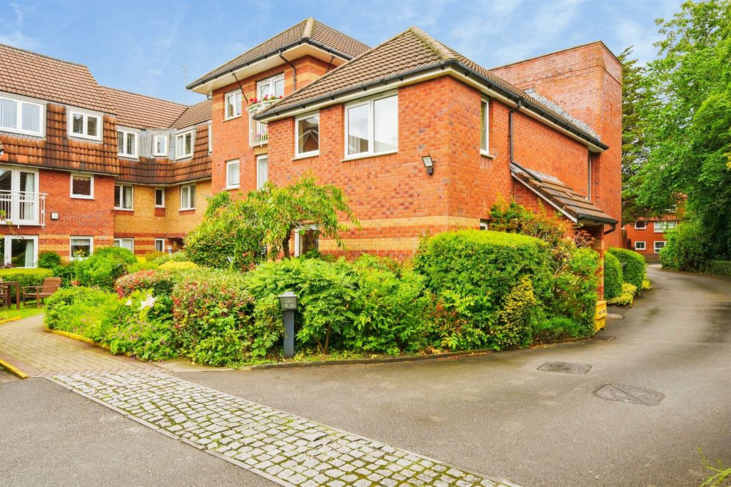 Property photo 1 of 17