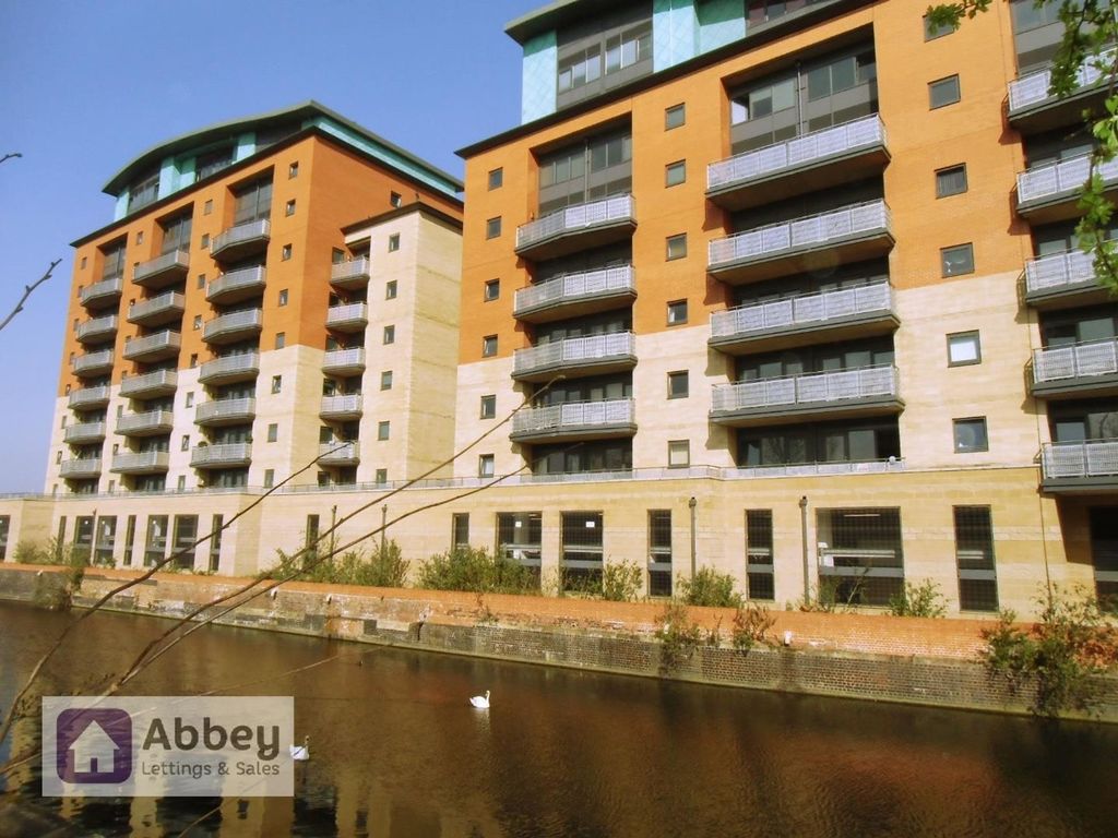 Property photo 1 of 28 Apartment Block