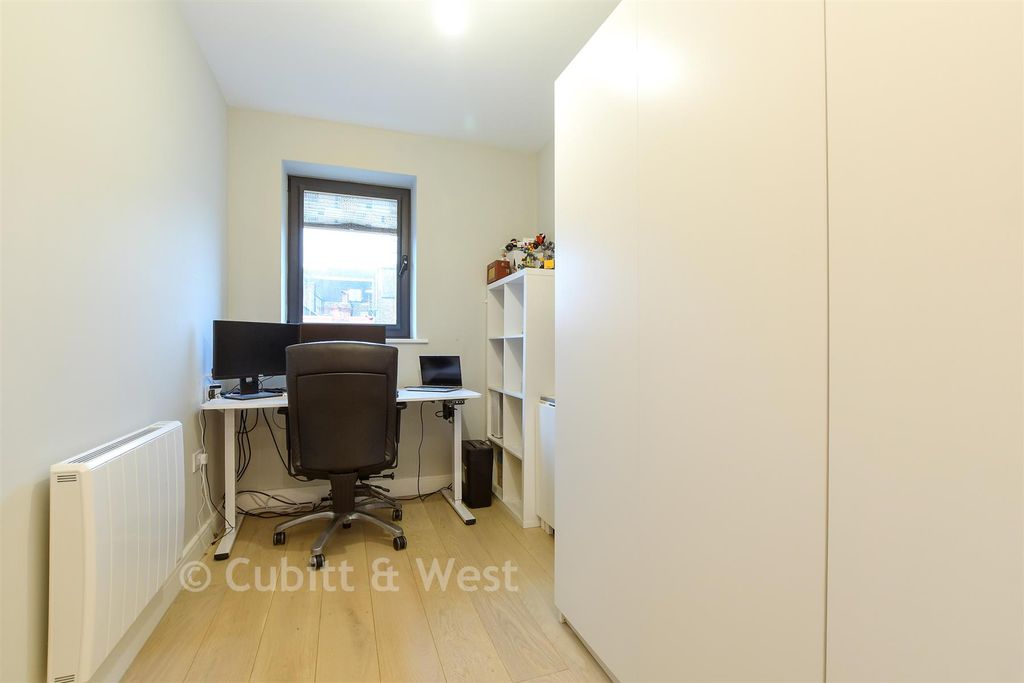 Property photo 1 of 10 Bedroom 2/Home Office