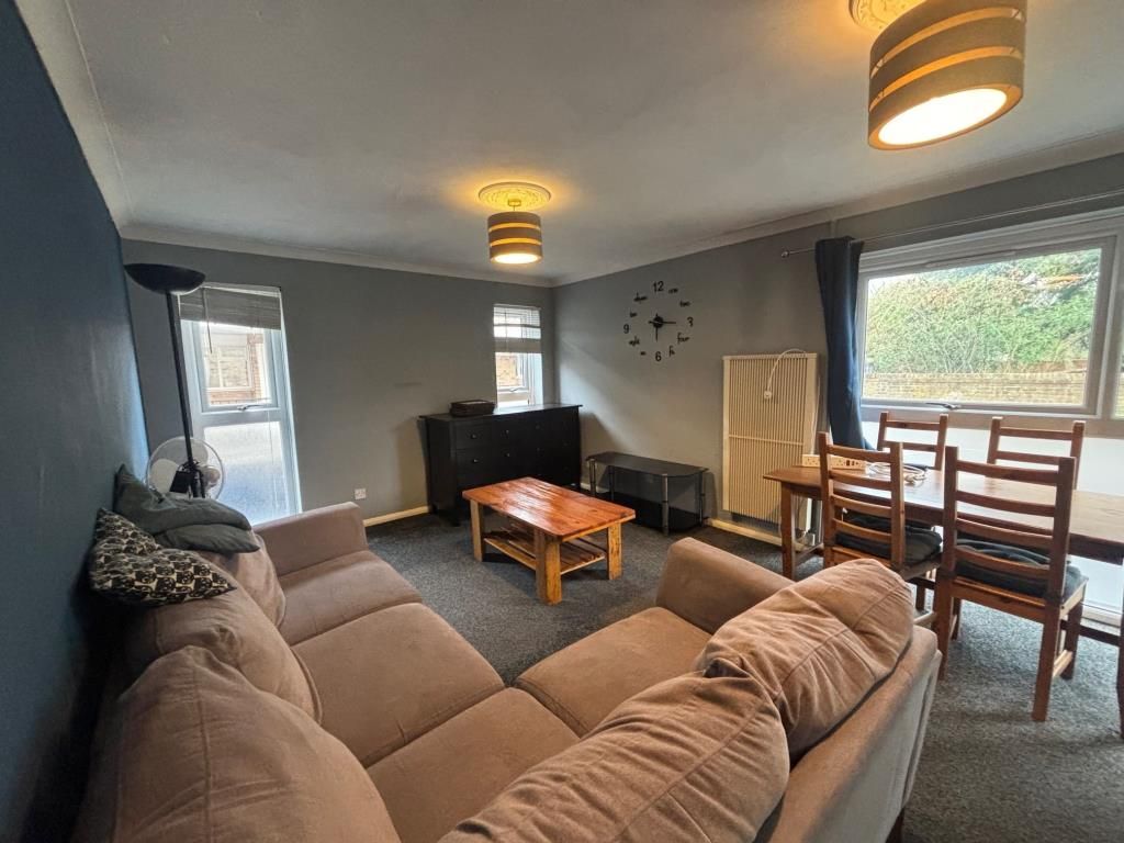 Property photo 3 of 6 3