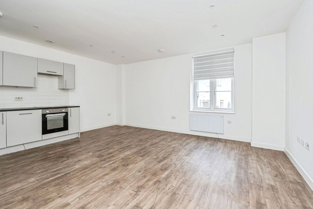 Property photo 3 of 19 Internal View