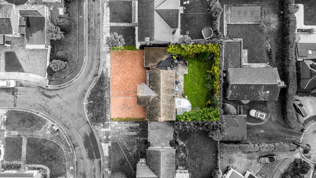 Property photo 2 of 36