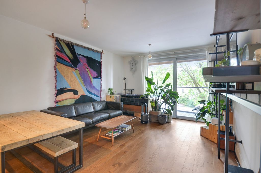 Property photo 1 of 16 Lounge (2).Jpg