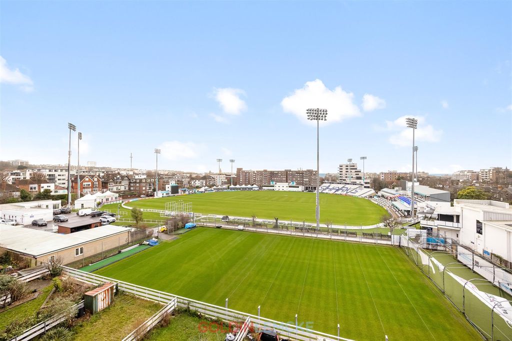 Property photo 2 of 15 Balcony